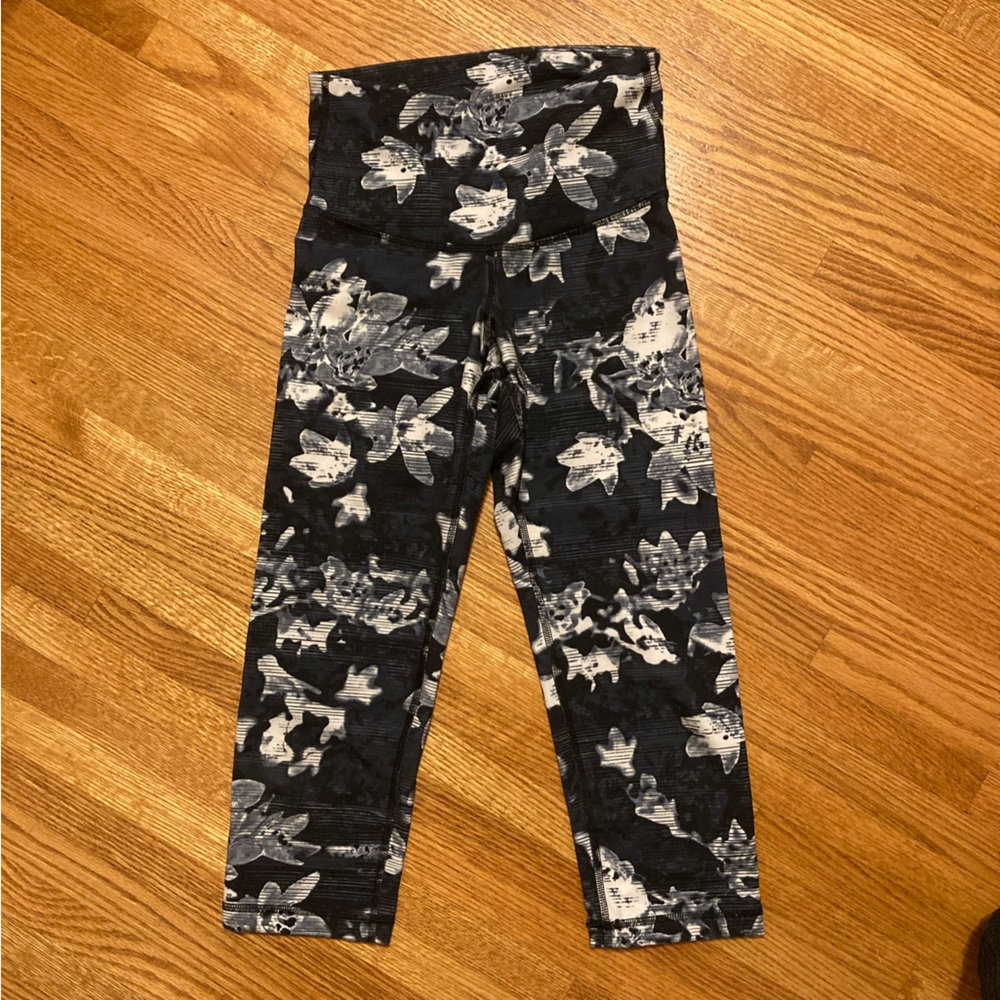 capri athletic leggings